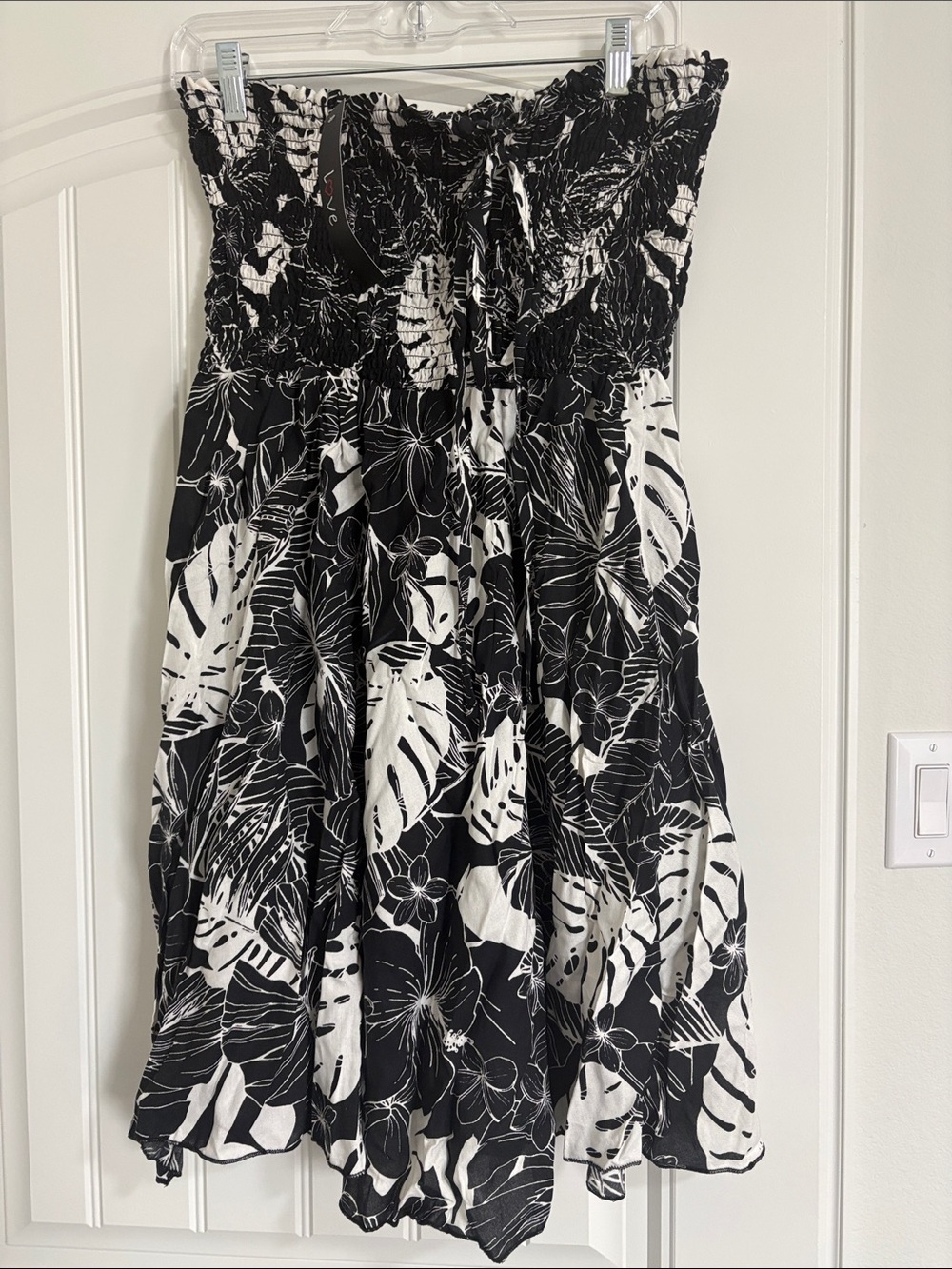 Love Black & White Strapless Tropical Dress